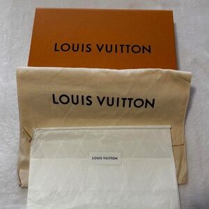 Auth Louis Vuitton M size box, dust bag & 2 different gift bags LIKE NEW!